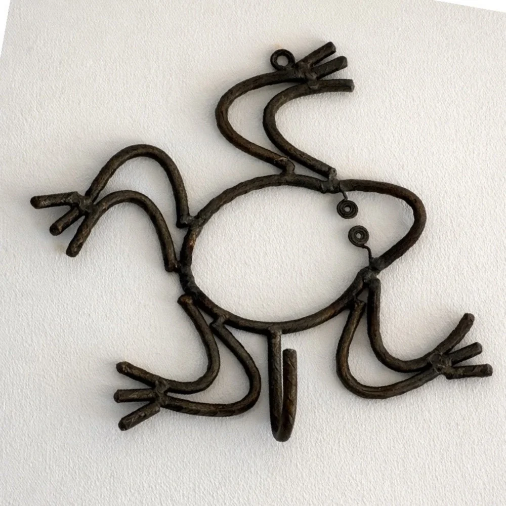 Rustic Metal Frog Wall Hook‎ Hand Forged Iron Key Holder Towel Robe Whimsical
